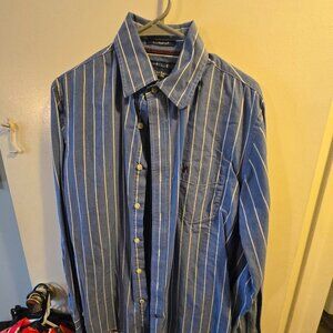 American Eagle Men's Vintage Fit striped long-sleeve button-up Men's medium